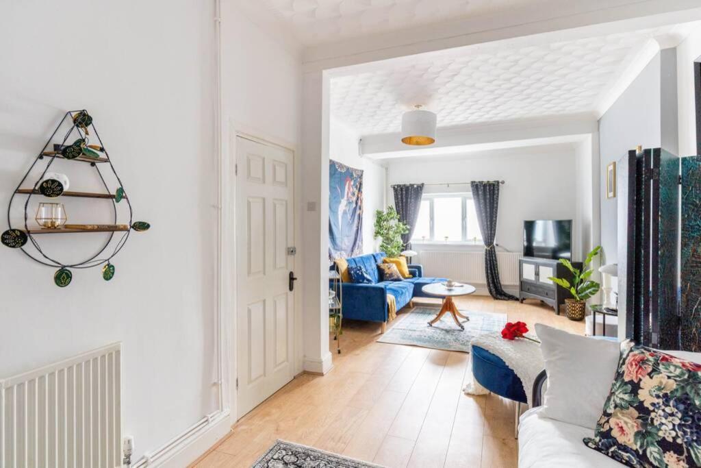 The Gatsby - Beautiful Spacious Central House Кардифф Экстерьер фото